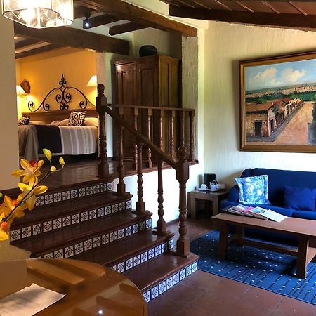 Villa San Jose Hotel & Suites Morelia Extérieur photo