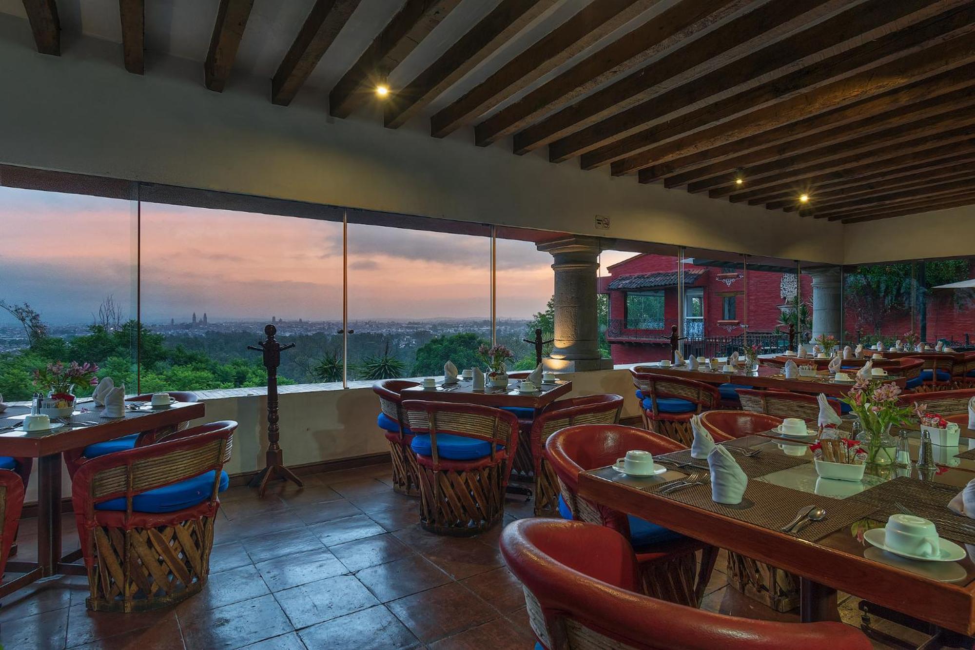 Villa San Jose Hotel & Suites Morelia Extérieur photo