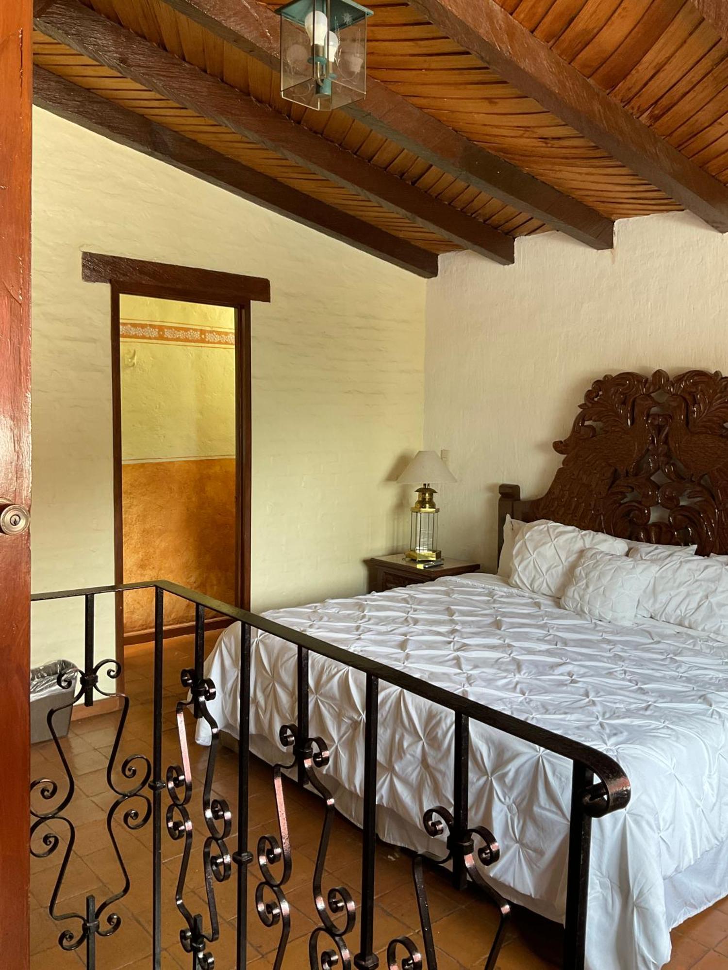 Villa San Jose Hotel & Suites Morelia Extérieur photo