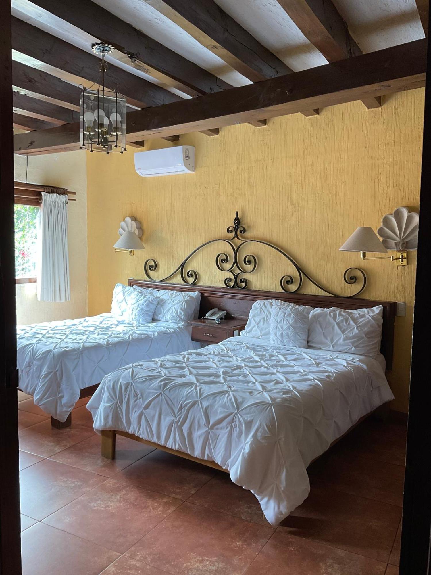 Villa San Jose Hotel & Suites Morelia Extérieur photo