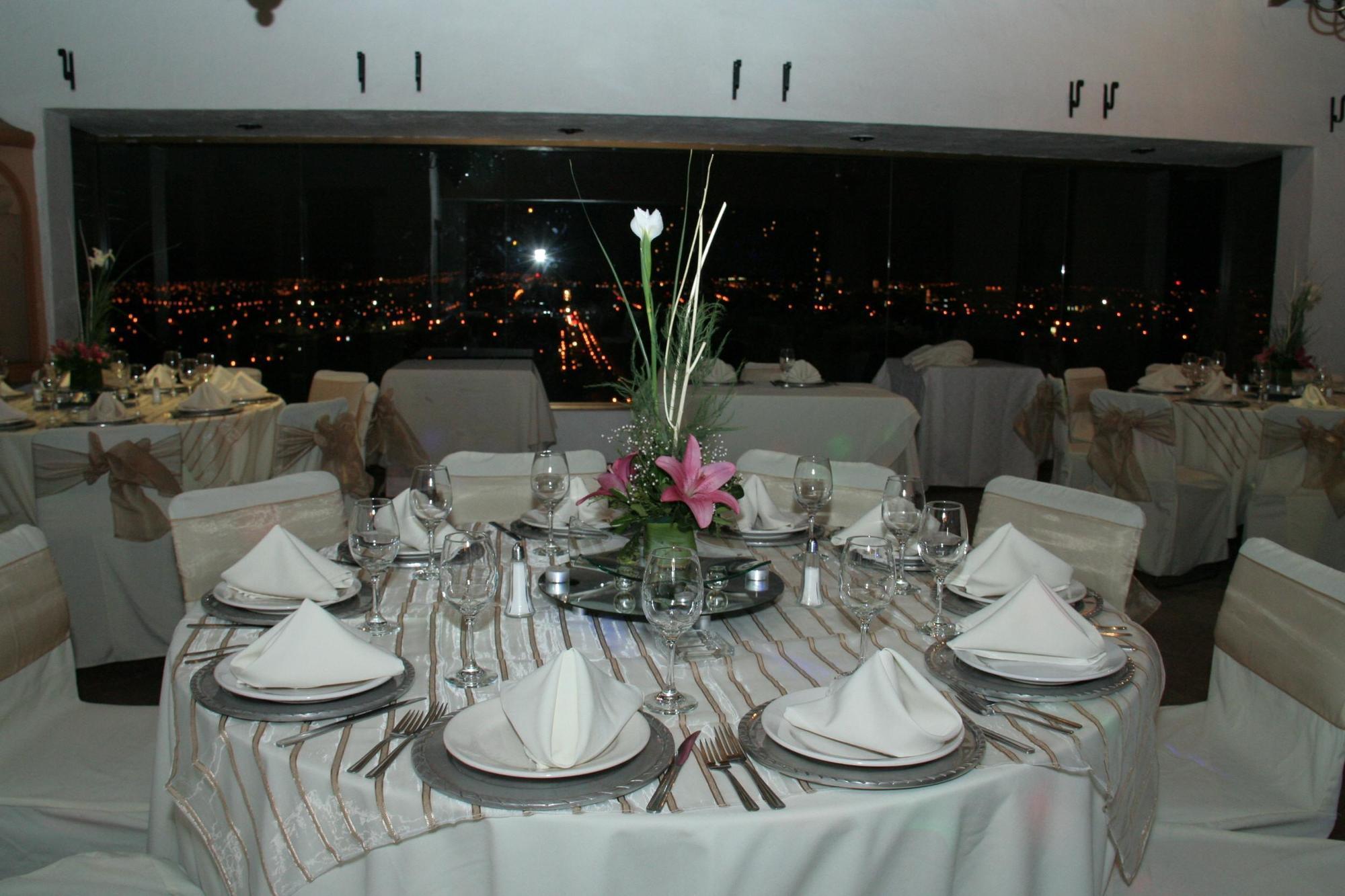 Villa San Jose Hotel & Suites Morelia Extérieur photo